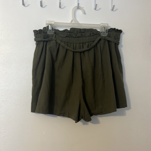 𝅺American Eagle Olive Green Paper‎ Bag Shorts Size XL - Picture 5 of 8